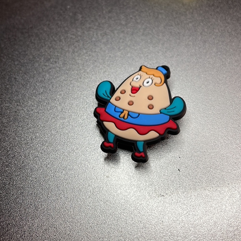 Mrs.Puff Jizbit Shoe Charm 🐡 - Picture 2 of 3